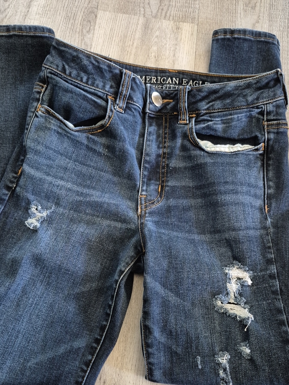 American Eagle Outfitters Women's Dark Blue Skinny Distressed Jeans